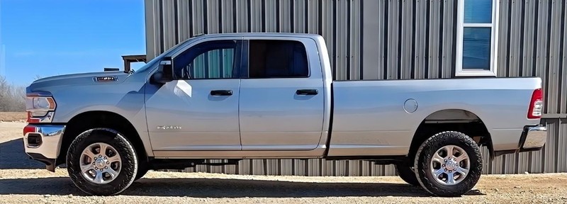 Ram 2500 Crew Vehicle Full-screen Gallery Image 04