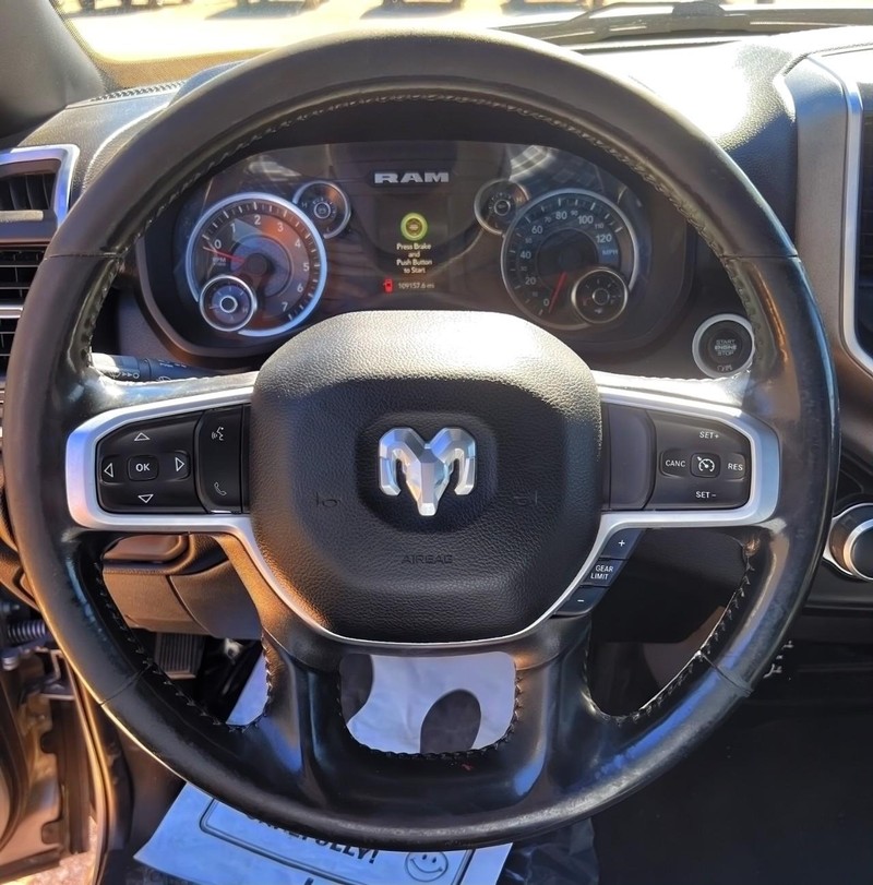 Ram 2500 Crew Vehicle Full-screen Gallery Image 10