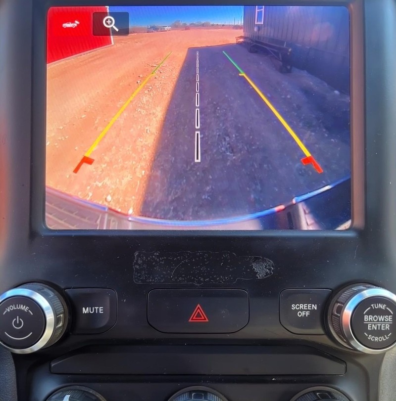 Ram 2500 Crew Vehicle Full-screen Gallery Image 11