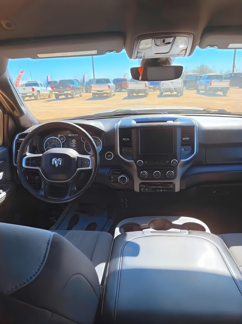 Ram 2500 Crew Vehicle Full-screen Gallery Image 14