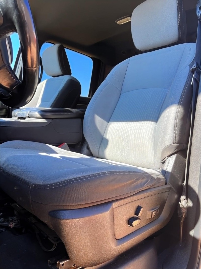 Ram 2500 Crew Vehicle Full-screen Gallery Image 15