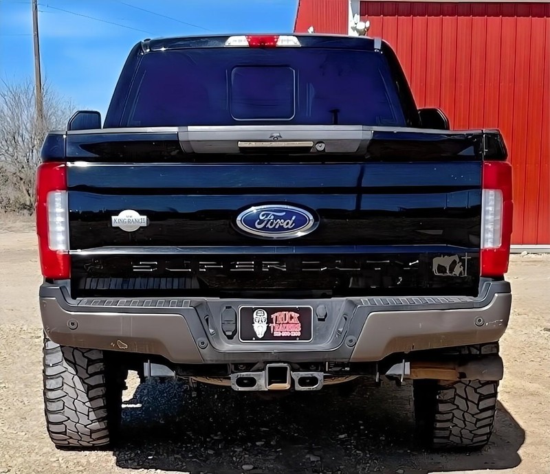 Ford Super Duty F-350 SRW Vehicle Full-screen Gallery Image 08