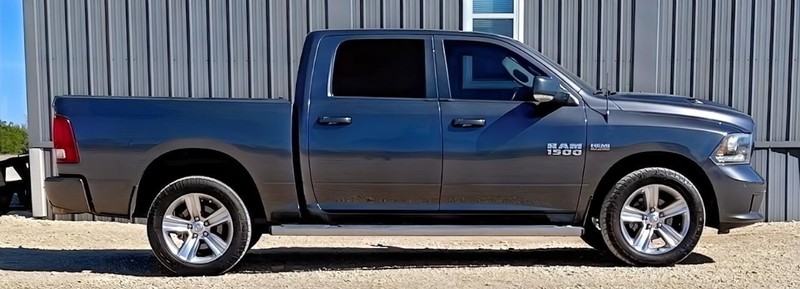 Ram 1500 Vehicle Full-screen Gallery Image 03