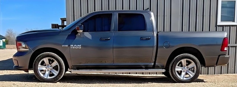 Ram 1500 Vehicle Full-screen Gallery Image 04