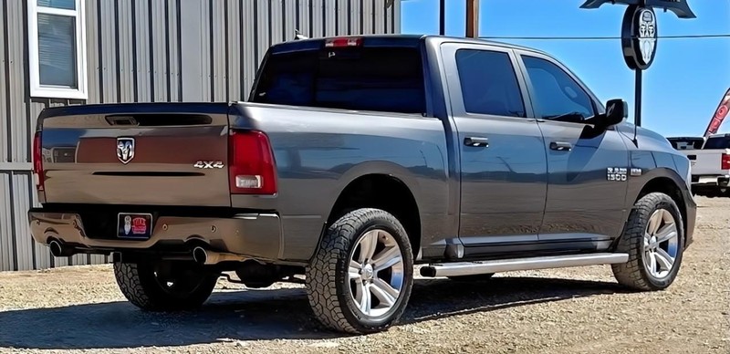 Ram 1500 Vehicle Full-screen Gallery Image 05