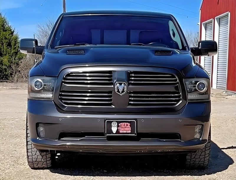 Ram 1500 Vehicle Full-screen Gallery Image 07