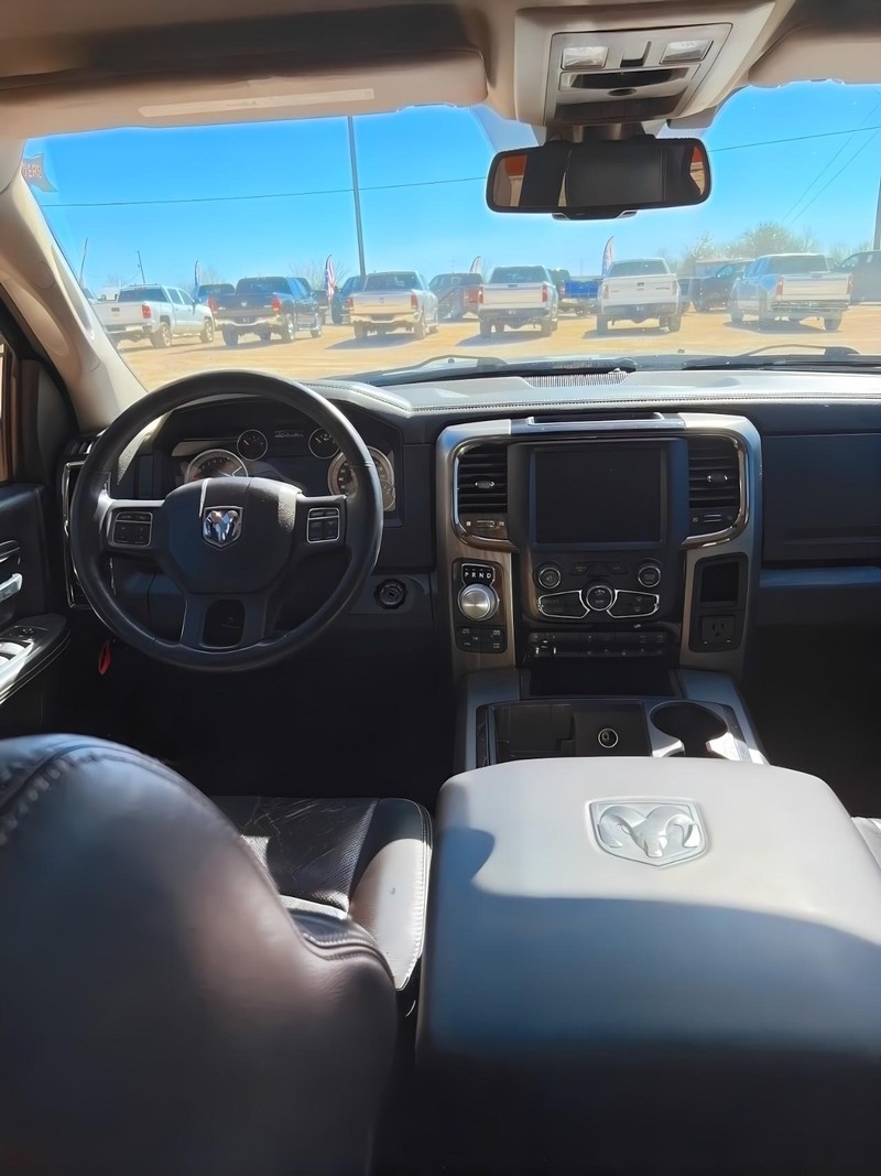 Ram 1500 Vehicle Full-screen Gallery Image 13