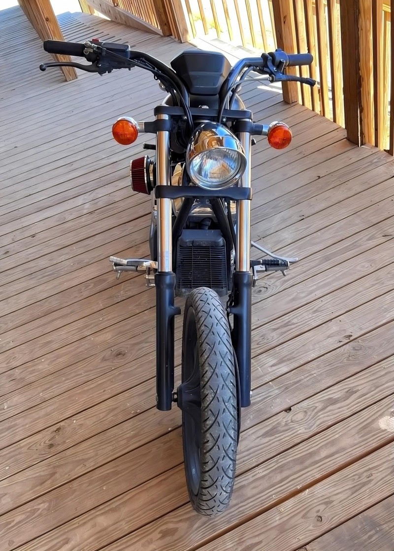 Honda Motorcycle Vehicle Full-screen Gallery Image 04