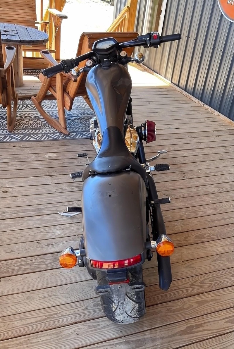 Honda Motorcycle Vehicle Full-screen Gallery Image 06