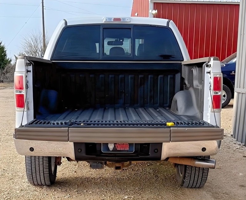 Ford F-150 Vehicle Full-screen Gallery Image 09