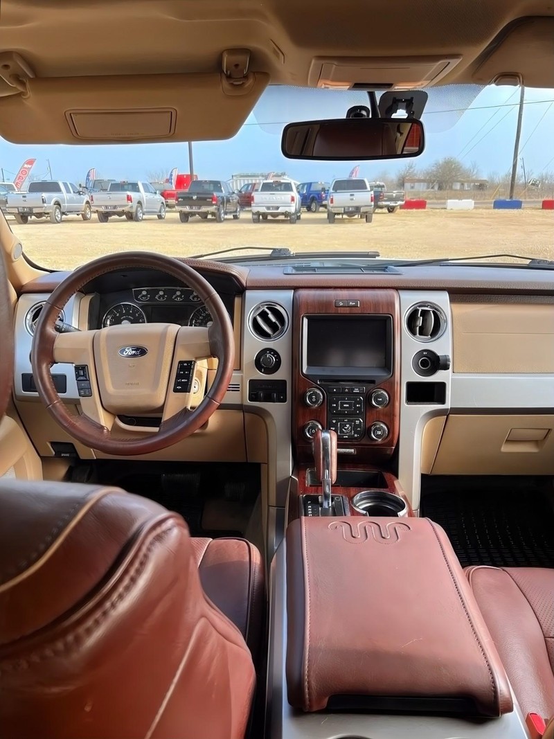 Ford F-150 Vehicle Full-screen Gallery Image 14