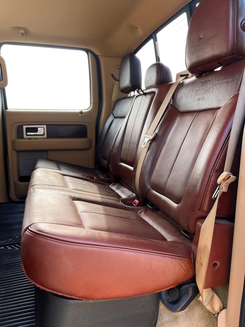 Ford F-150 Vehicle Full-screen Gallery Image 18