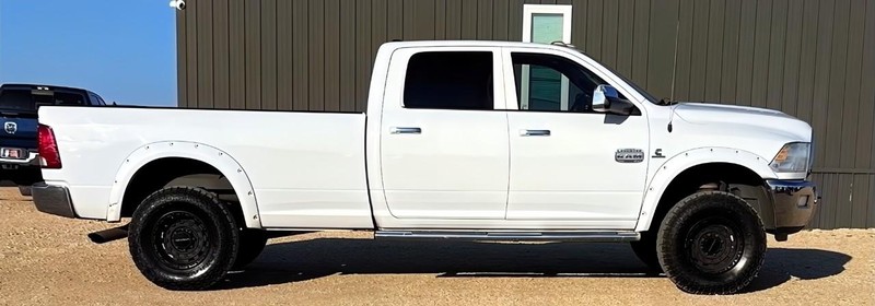 Ram 3500 Vehicle Full-screen Gallery Image 03