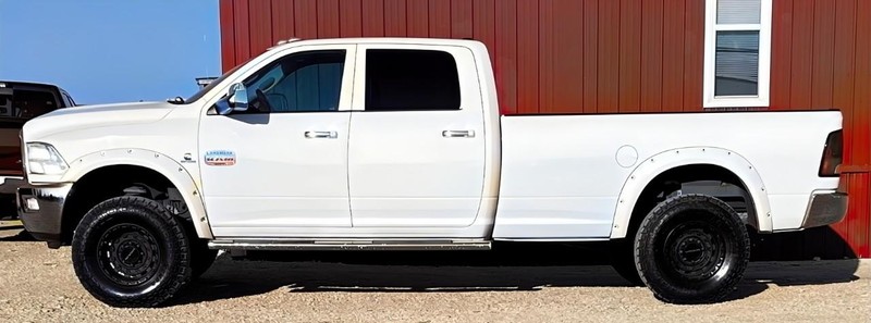 Ram 3500 Vehicle Full-screen Gallery Image 04