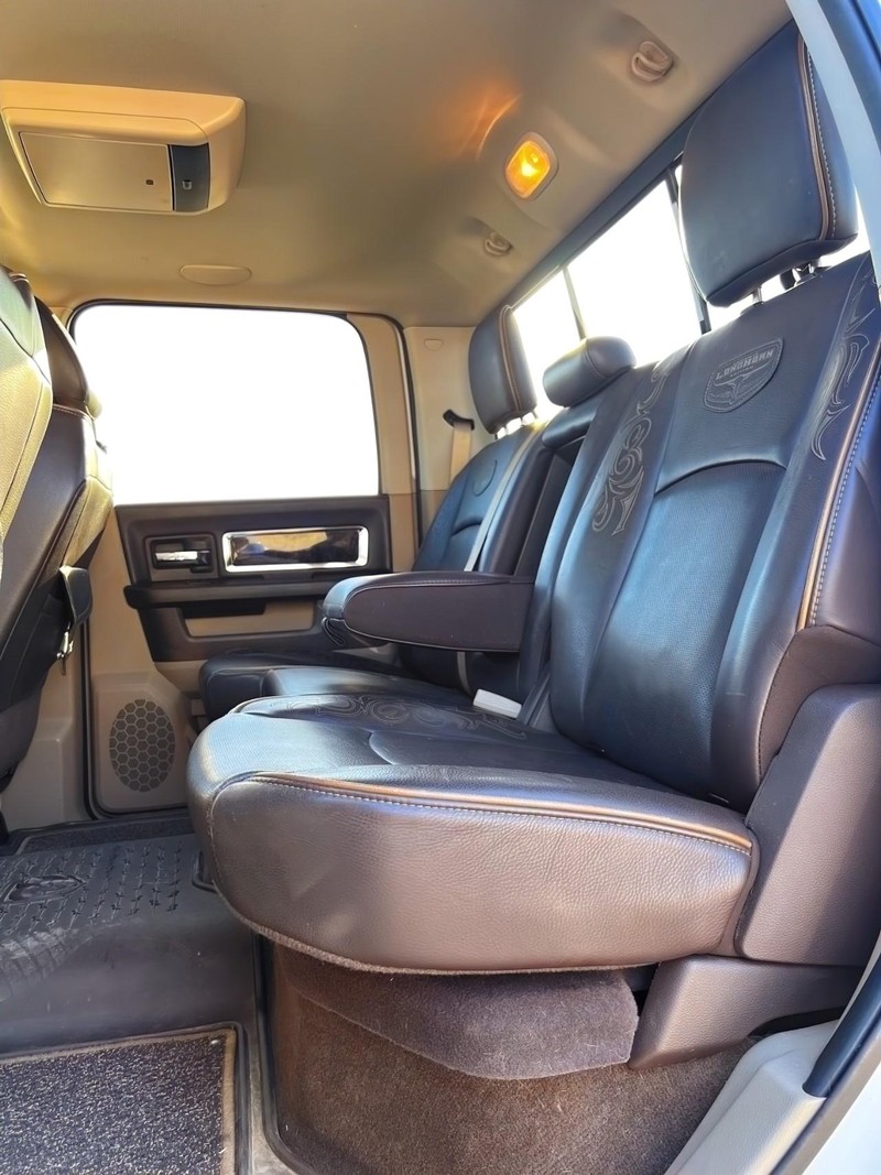 Ram 3500 Vehicle Full-screen Gallery Image 19