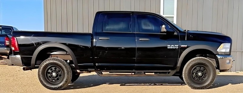 Ram 2500 Vehicle Full-screen Gallery Image 03