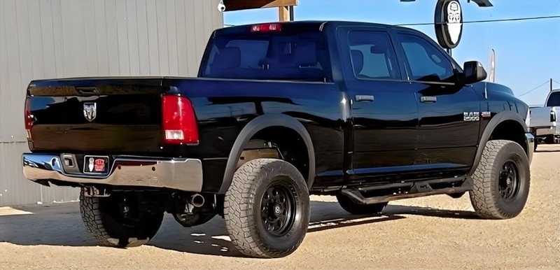 Ram 2500 Vehicle Full-screen Gallery Image 05