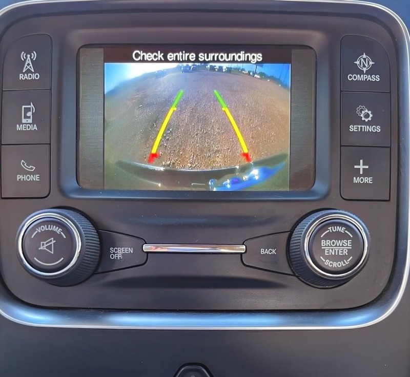 Ram 2500 Vehicle Full-screen Gallery Image 11