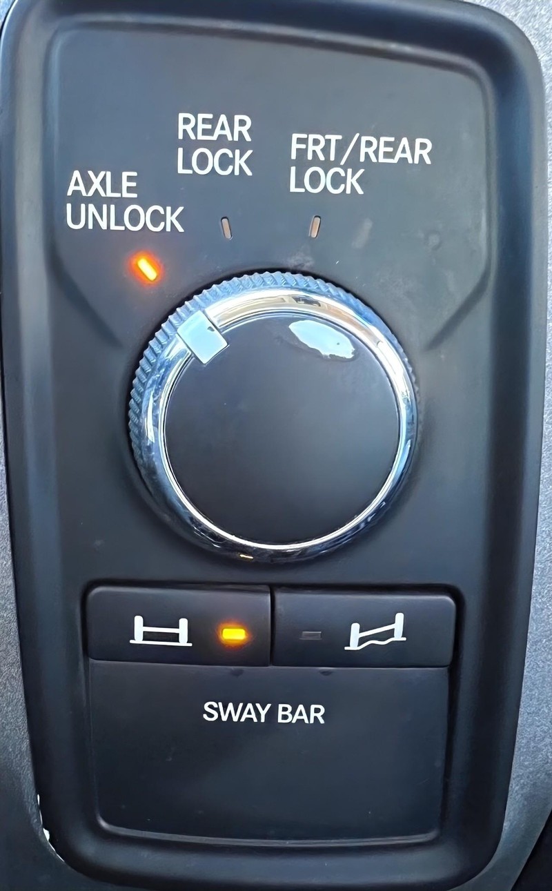 Ram 2500 Vehicle Full-screen Gallery Image 12