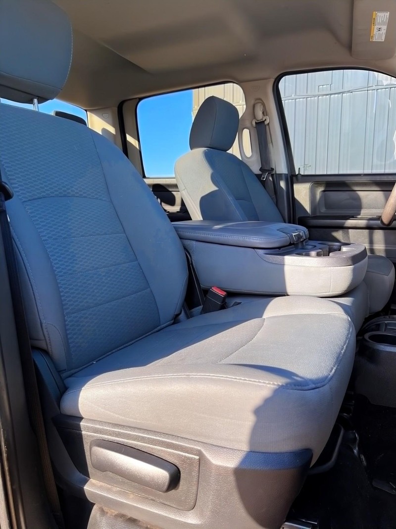 Ram 2500 Vehicle Full-screen Gallery Image 15