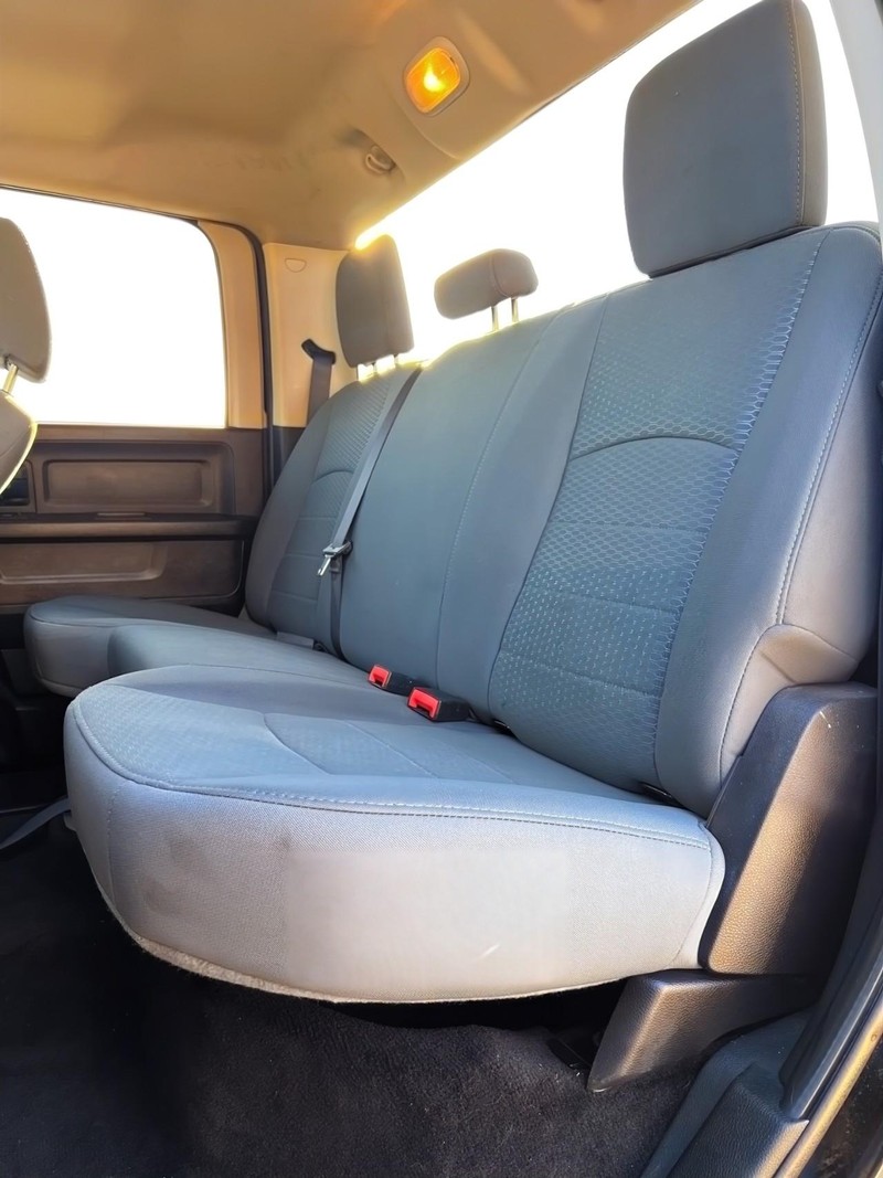 Ram 2500 Vehicle Full-screen Gallery Image 17