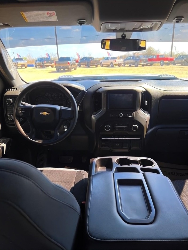 Chevrolet Silverado Vehicle Full-screen Gallery Image 13