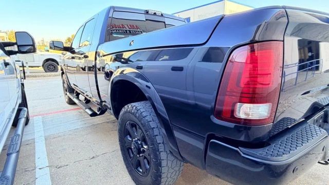 Ram 3500 Vehicle Full-screen Gallery Image 03