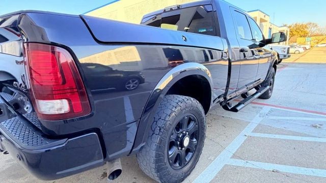 Ram 3500 Vehicle Full-screen Gallery Image 04