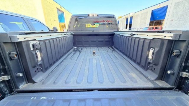 Ram 3500 Vehicle Full-screen Gallery Image 06