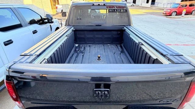 Ram 3500 Vehicle Full-screen Gallery Image 07