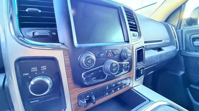 Ram 3500 Vehicle Full-screen Gallery Image 09