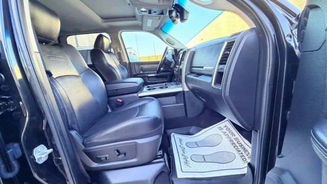 Ram 3500 Vehicle Full-screen Gallery Image 12