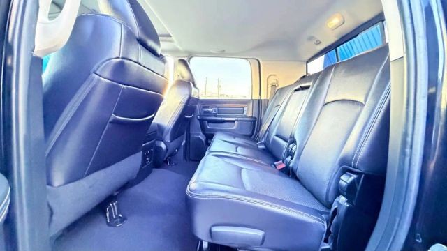 Ram 3500 Vehicle Full-screen Gallery Image 14