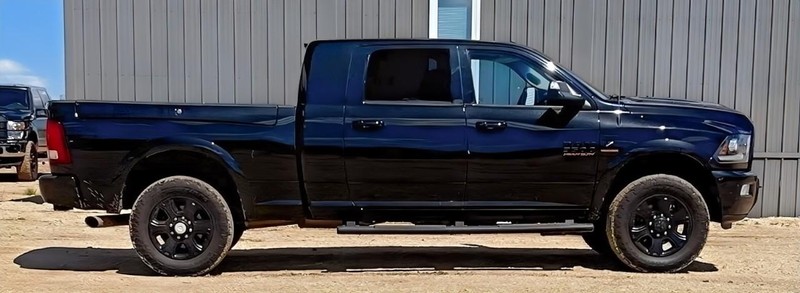 Ram 3500 Vehicle Full-screen Gallery Image 03