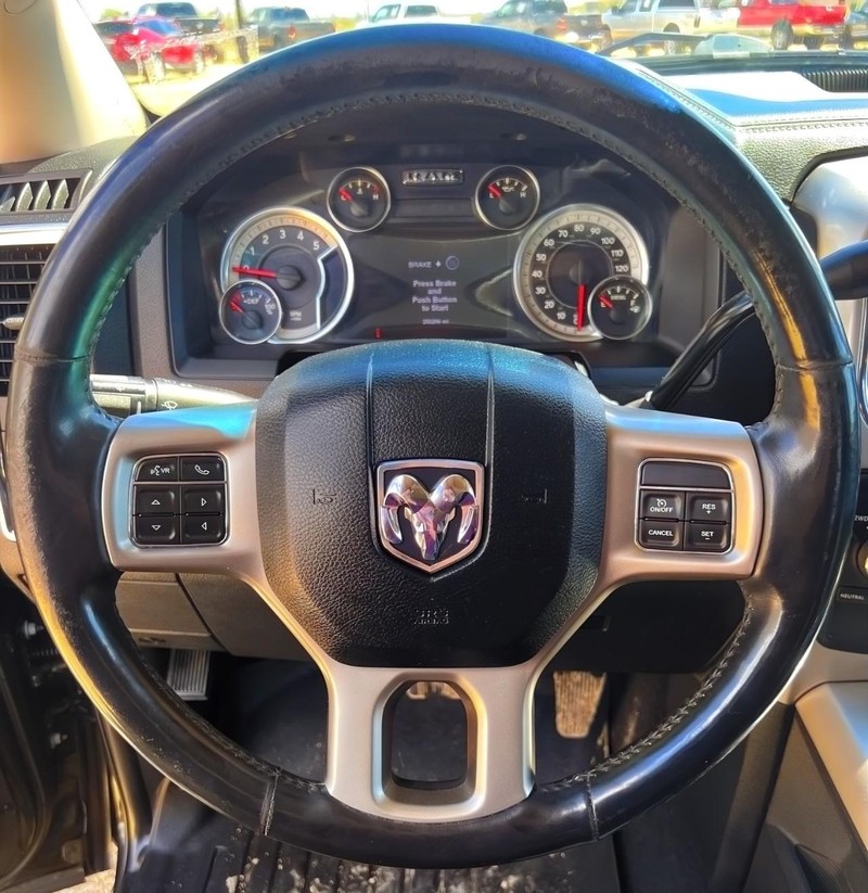 Ram 3500 Vehicle Full-screen Gallery Image 10