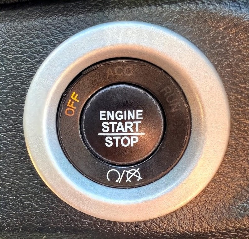 Ram 3500 Vehicle Full-screen Gallery Image 12