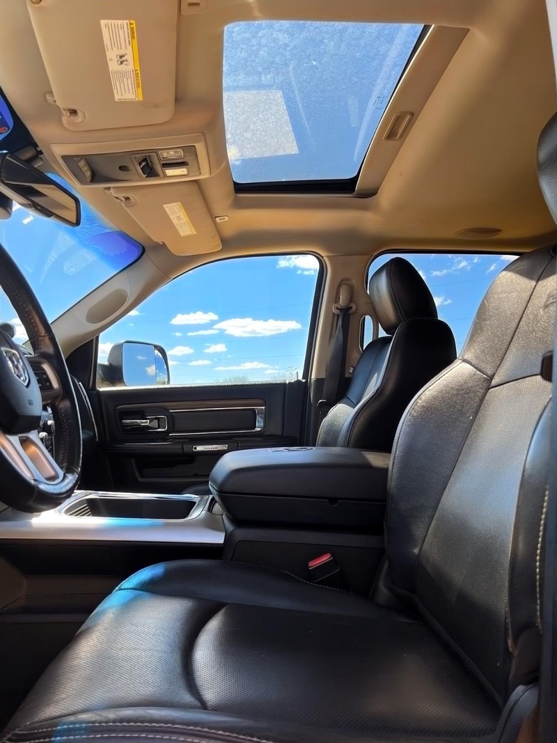 Ram 3500 Vehicle Full-screen Gallery Image 15