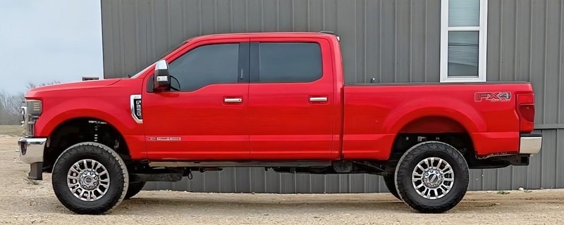 Ford Super Duty F-250 SRW Vehicle Full-screen Gallery Image 04