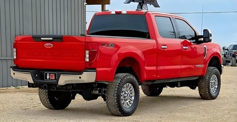 Ford Super Duty F-250 SRW Vehicle Full-screen Gallery Image 05