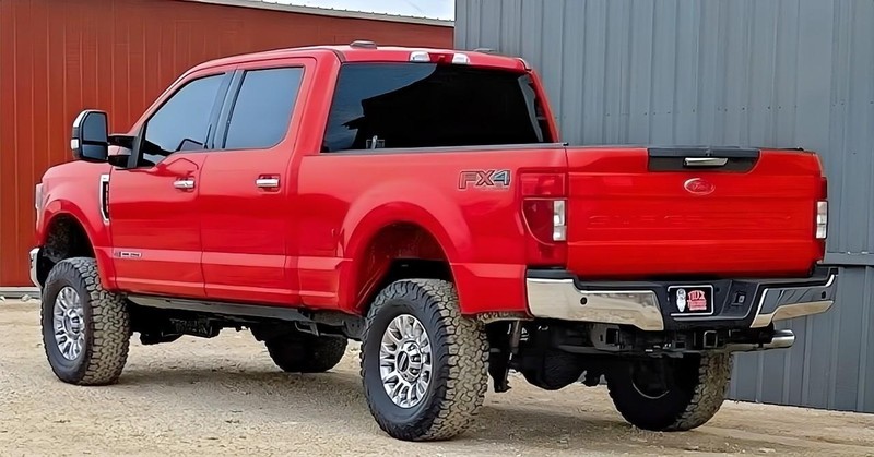 Ford Super Duty F-250 SRW Vehicle Full-screen Gallery Image 06