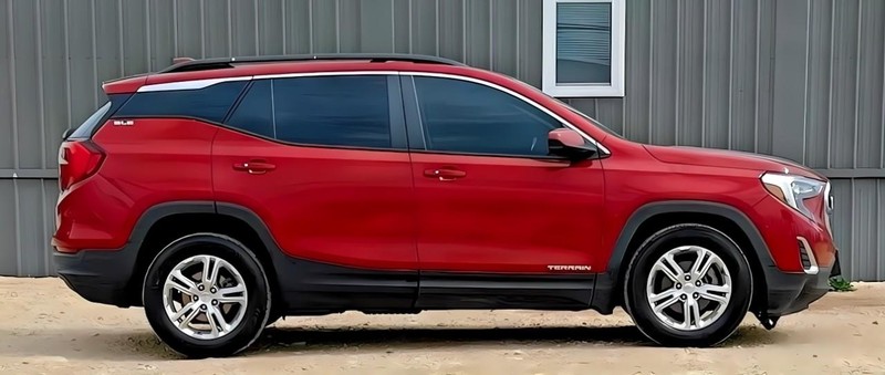 GMC Terrain Vehicle Full-screen Gallery Image 03