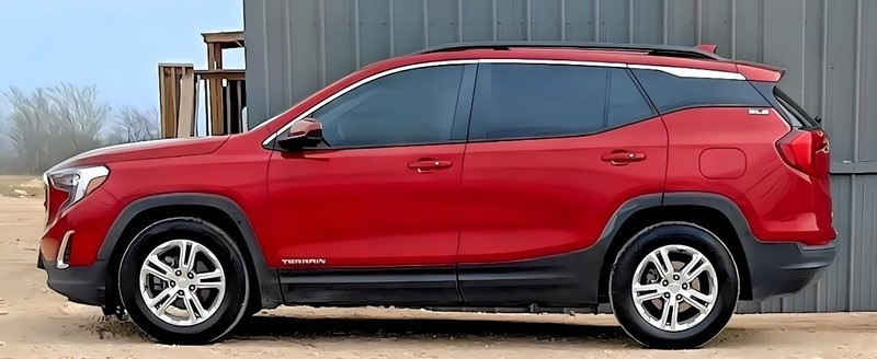 GMC Terrain Vehicle Full-screen Gallery Image 04