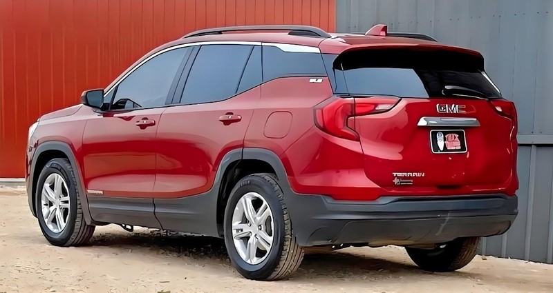 GMC Terrain Vehicle Full-screen Gallery Image 06