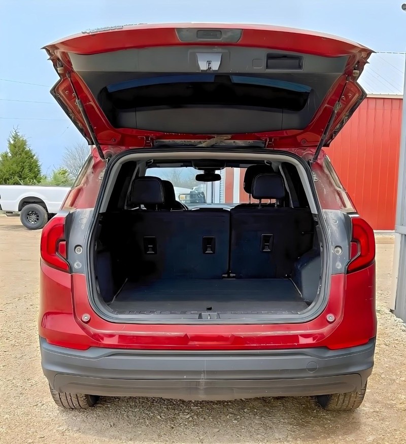 GMC Terrain Vehicle Full-screen Gallery Image 09