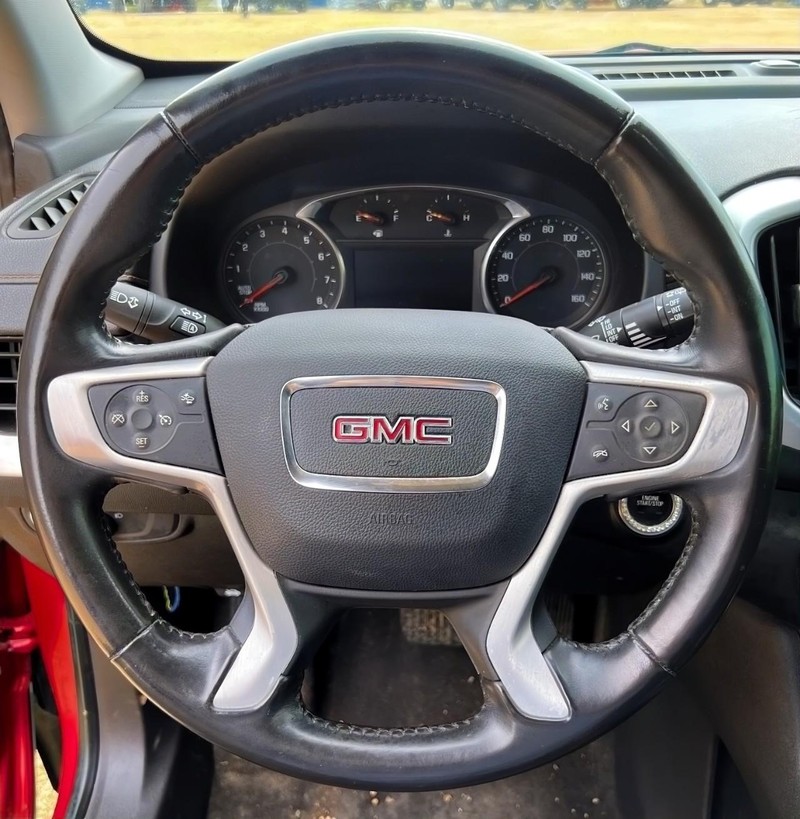 GMC Terrain Vehicle Full-screen Gallery Image 10