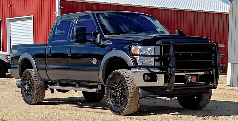 Ford Super Duty F-250 SRW Vehicle Full-screen Gallery Image 02