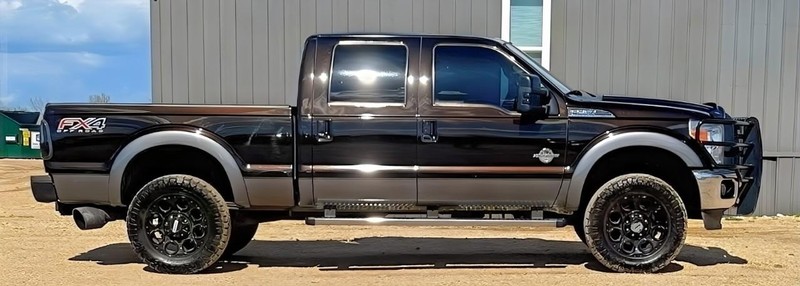 Ford Super Duty F-250 SRW Vehicle Full-screen Gallery Image 03