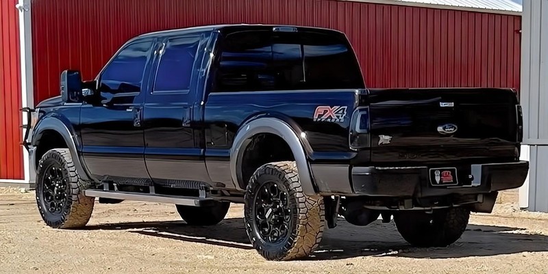 Ford Super Duty F-250 SRW Vehicle Full-screen Gallery Image 06