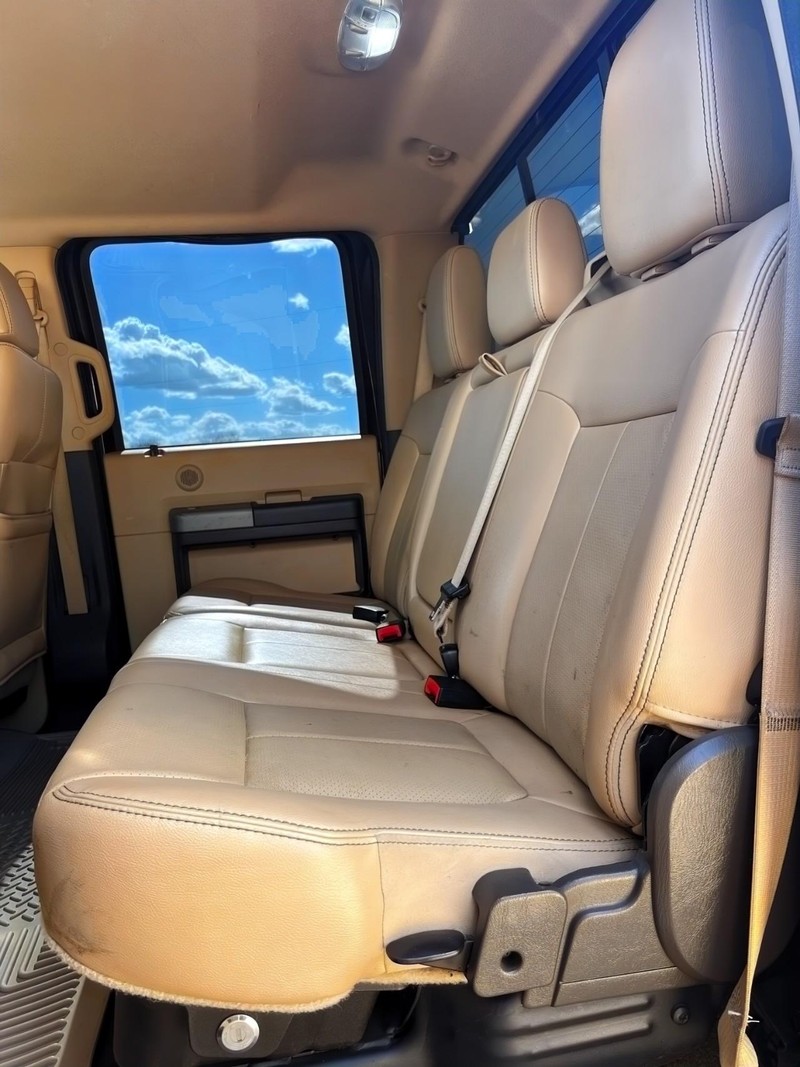Ford Super Duty F-250 SRW Vehicle Full-screen Gallery Image 18