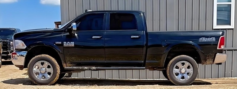 Ram 2500 Vehicle Full-screen Gallery Image 04